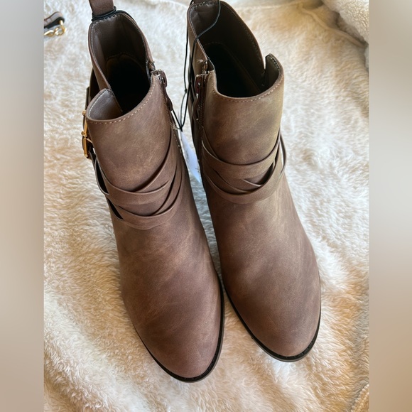 NWT beautiful ankle boots, never used. Cute buckle design. - Picture 5 of 13